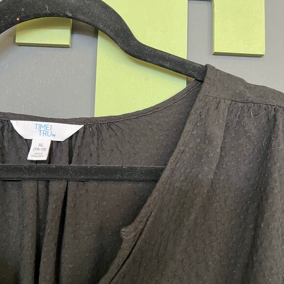 Time and Tru Swiss Dot Long Sleeve V-Neck Blouse XL - Picture 2 of 3